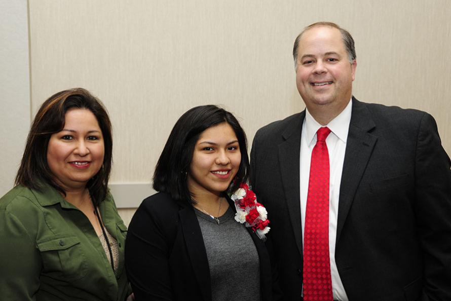 Airport Community Awards $15k in Scholarships